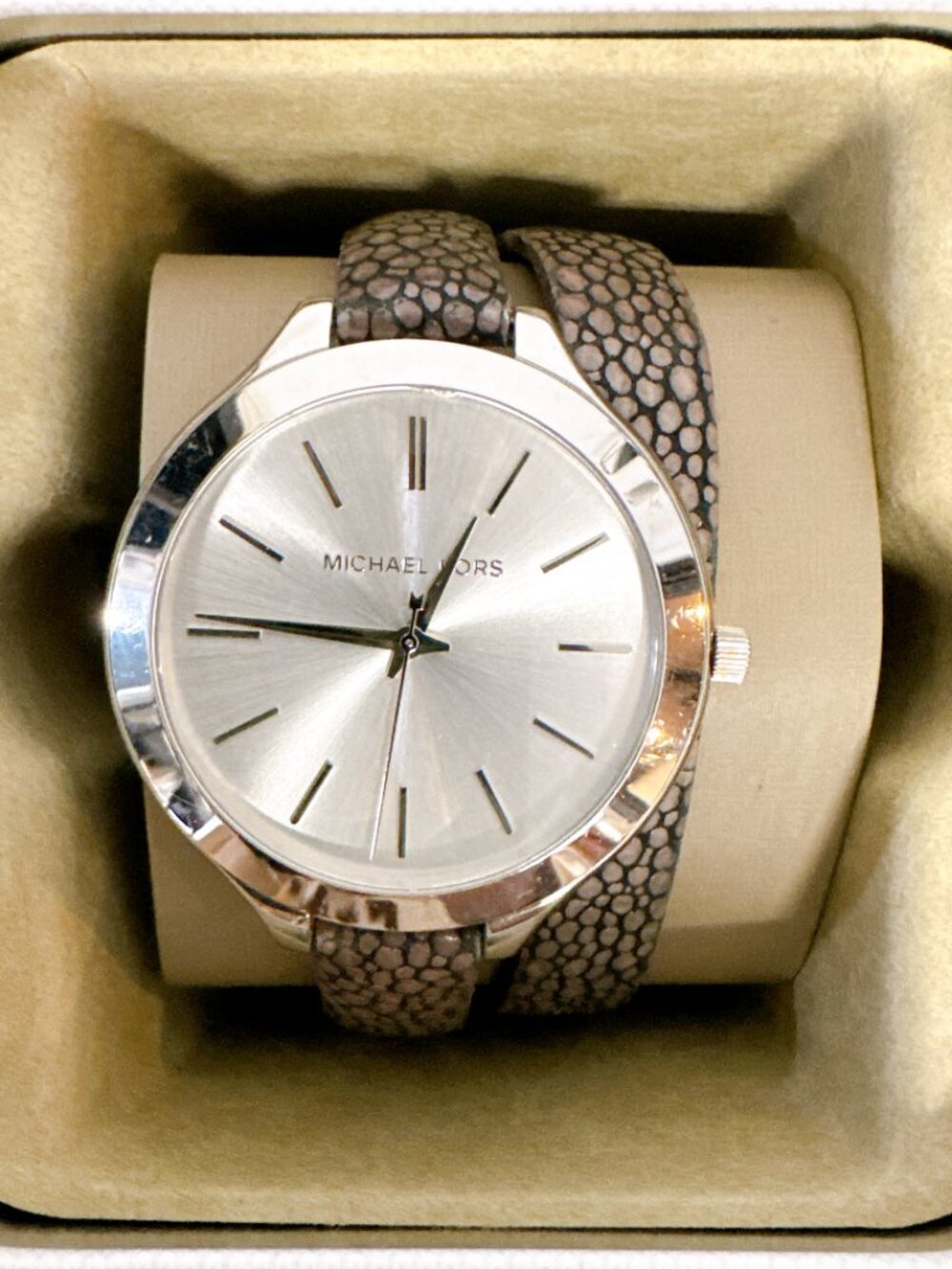 Michael Kors MK2475 Slim Runway Silver-Tone and Leather Wrap Watch - Picture 3 of 6